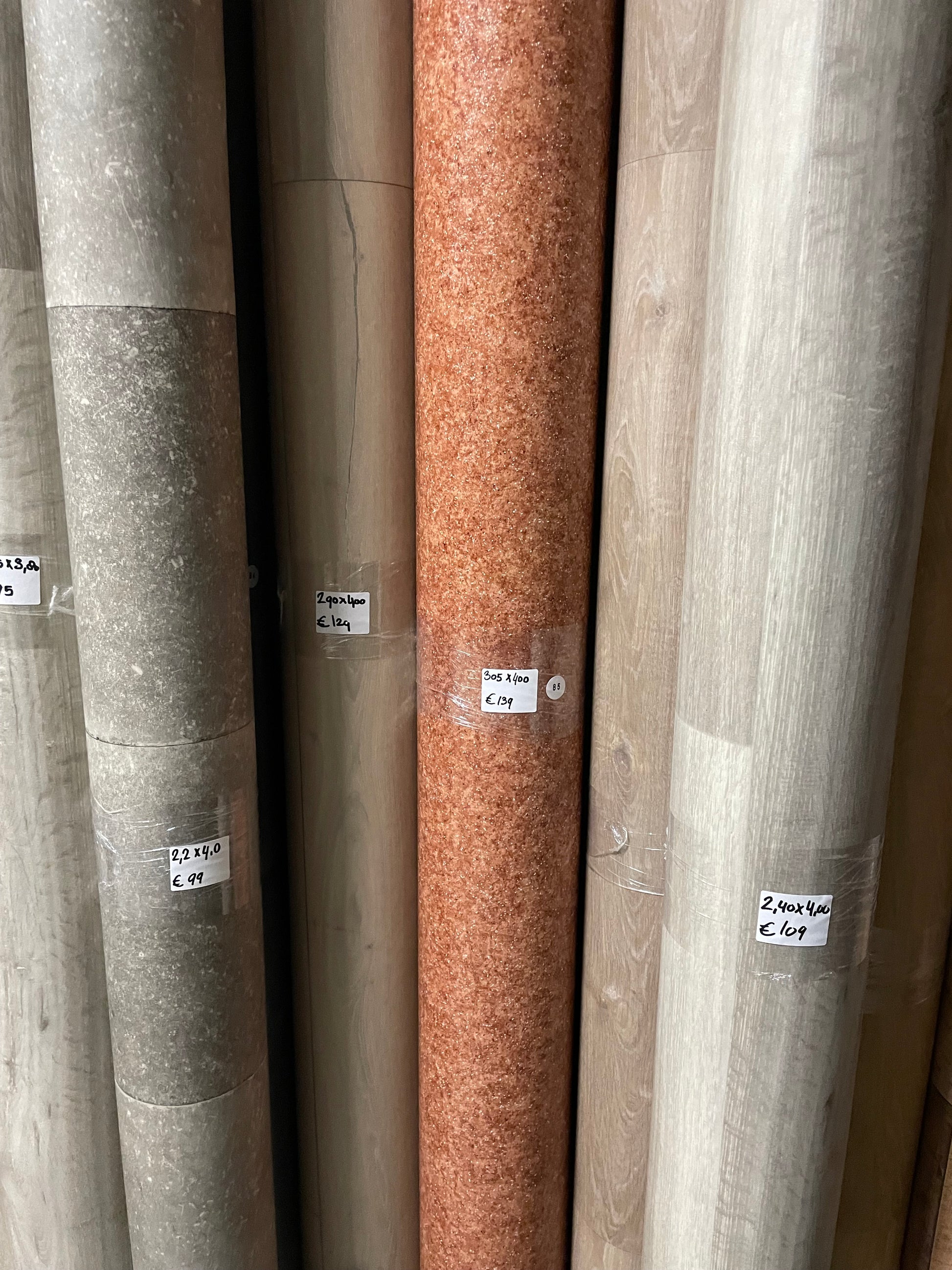Rood Granietlook Vinyl Restpartij | 3,05x4,00mtr - Vinylrestpartij.nl 