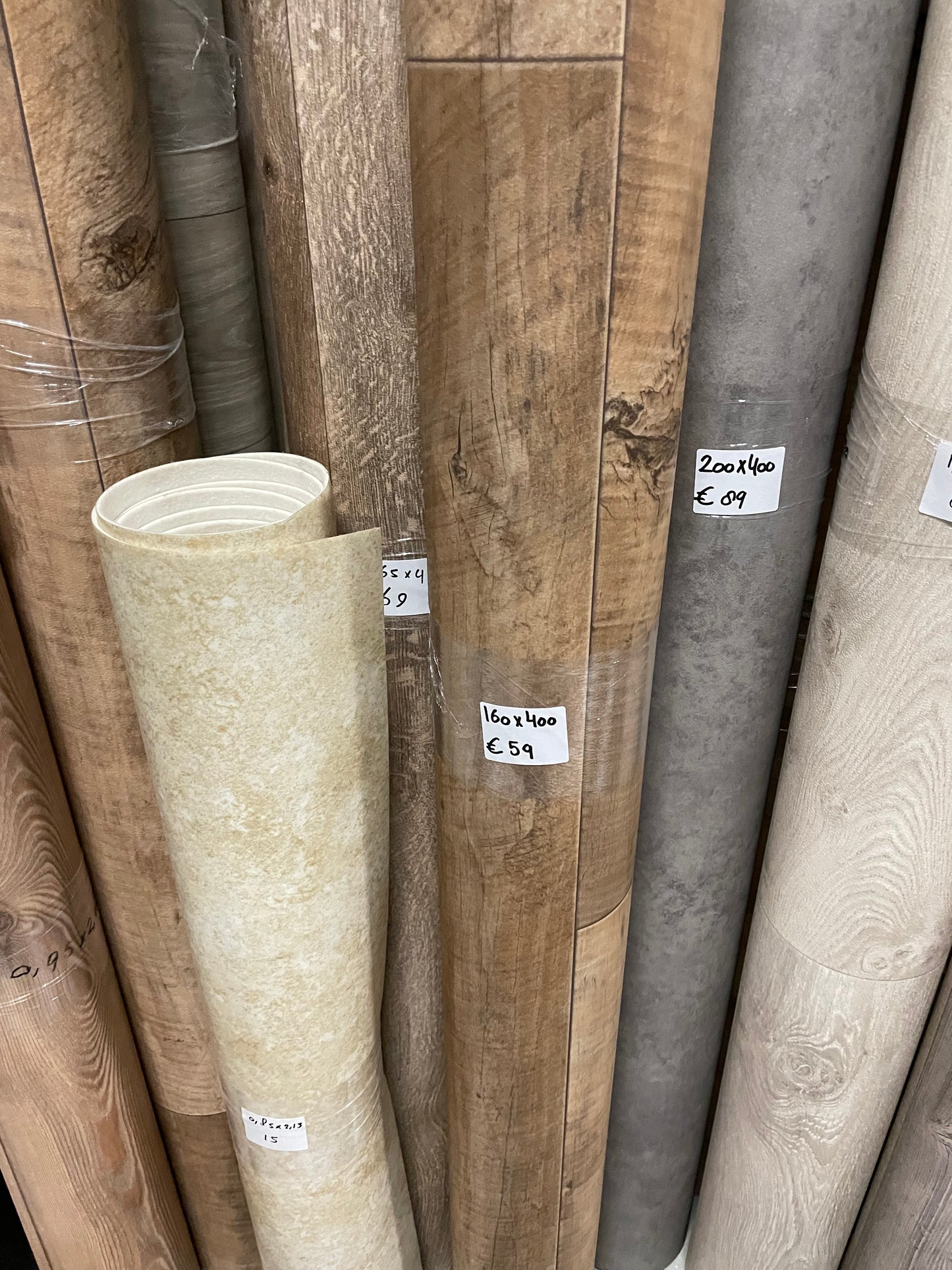 Rustiek Donker Eiken Vinyl Restpartij | 1,60x4,00mtr - Vinylrestpartij.nl 