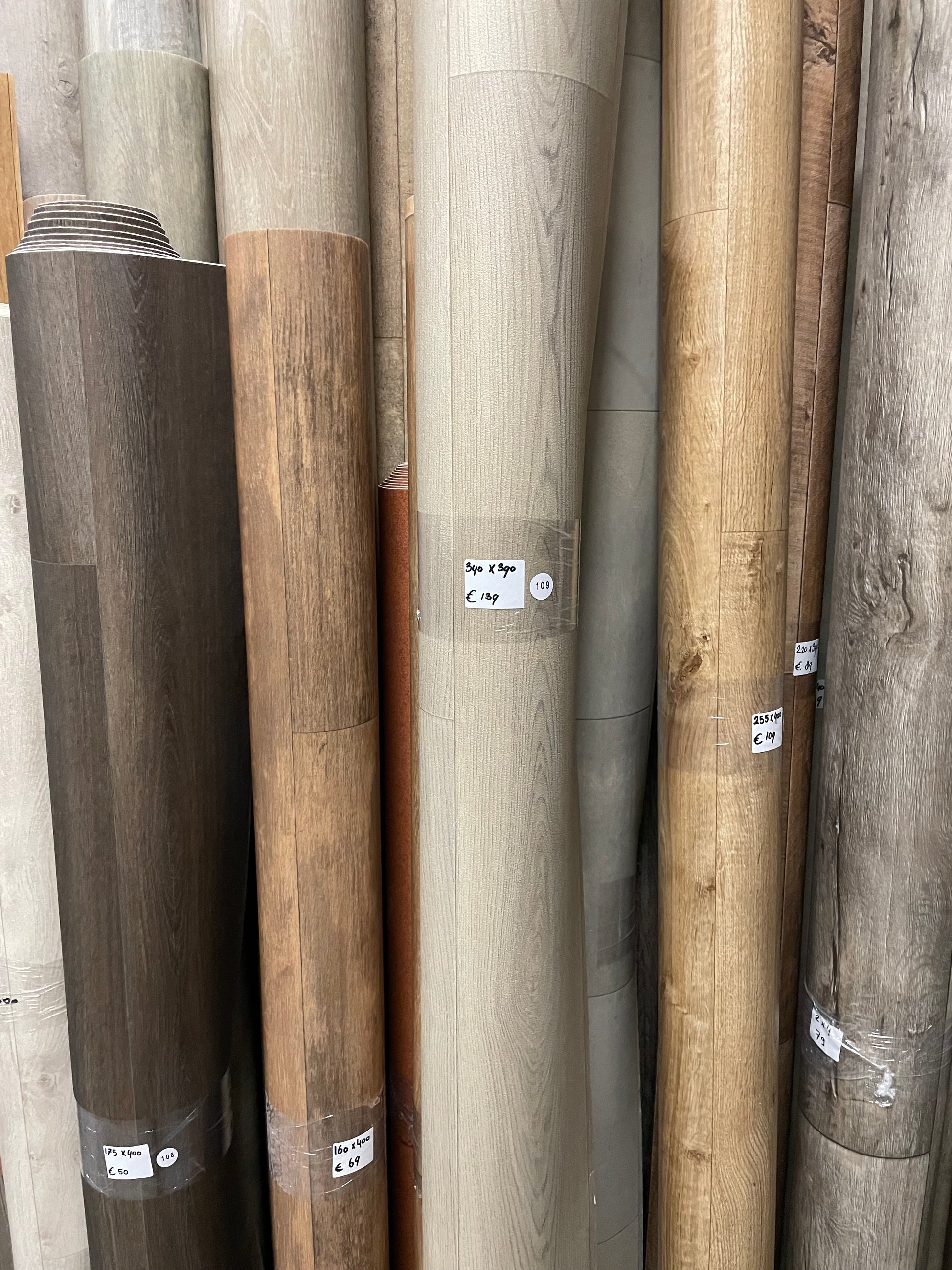 Taupe Eiken Vinyl Restpartij | 3,40x3,90mtr - Vinylrestpartij.nl 