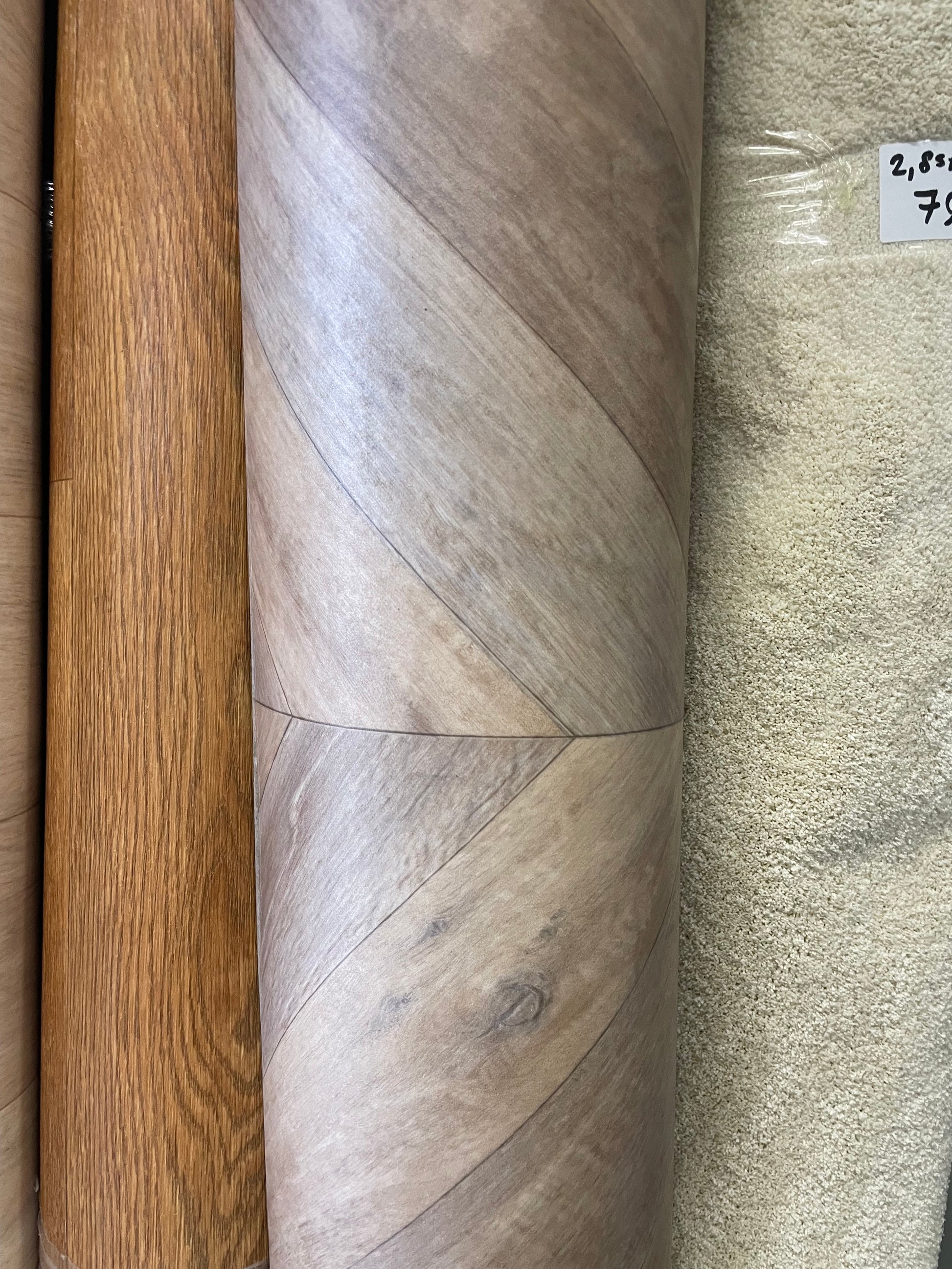 Visgraat Bruin Eiken Vinyl Restpartij | 2,00x2,30mtr - Vinylrestpartij.nl 