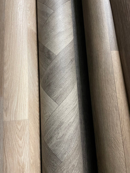 Visgraat Grijsbruin Eiken Vinyl Restpartij | 3,10x4,00mtr - Vinylrestpartij.nl 