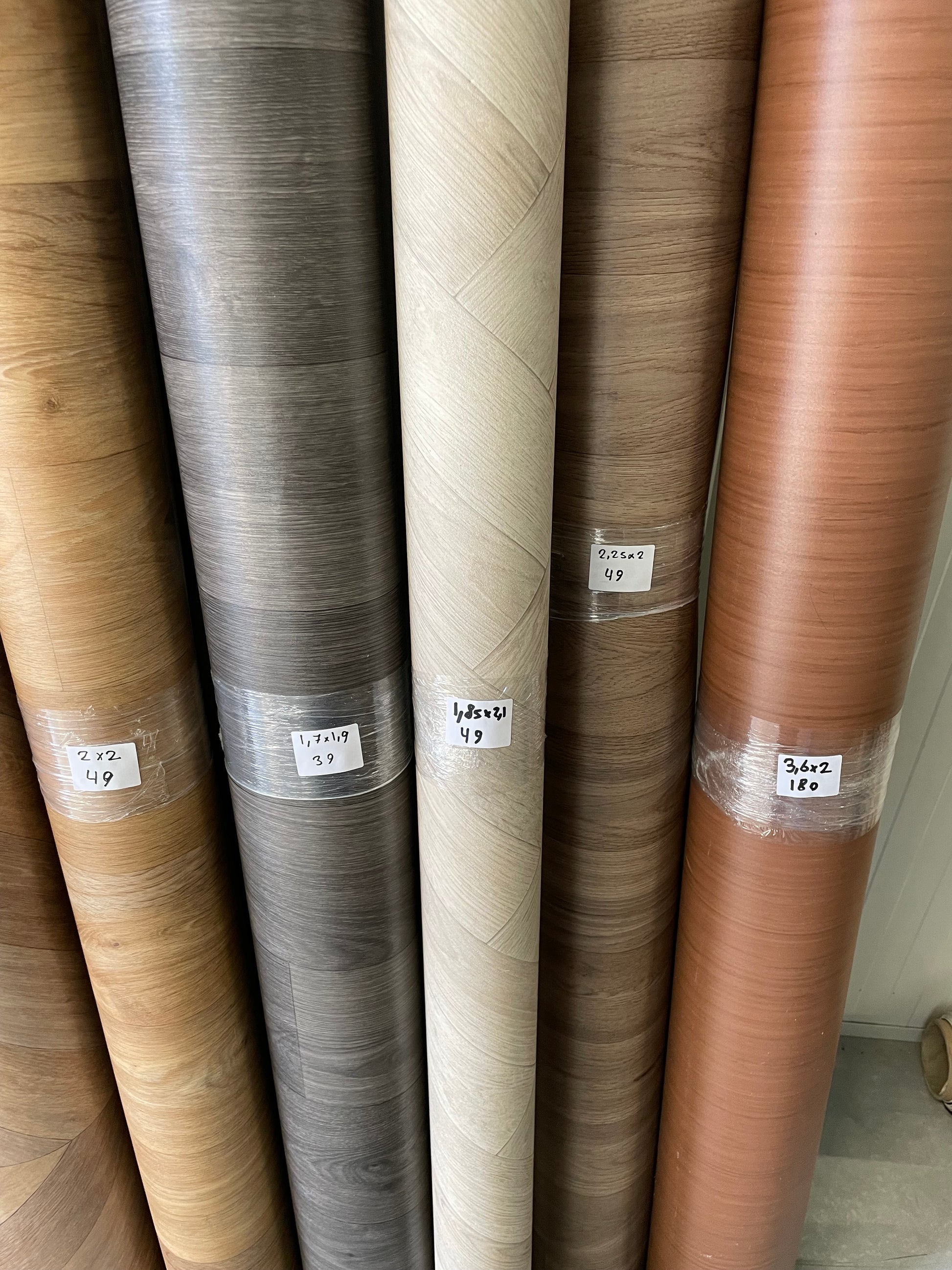 Visgraat Vinyl Wit Eiken Restpartij | 1,85x2,10mtr - Vinylrestpartij.nl 