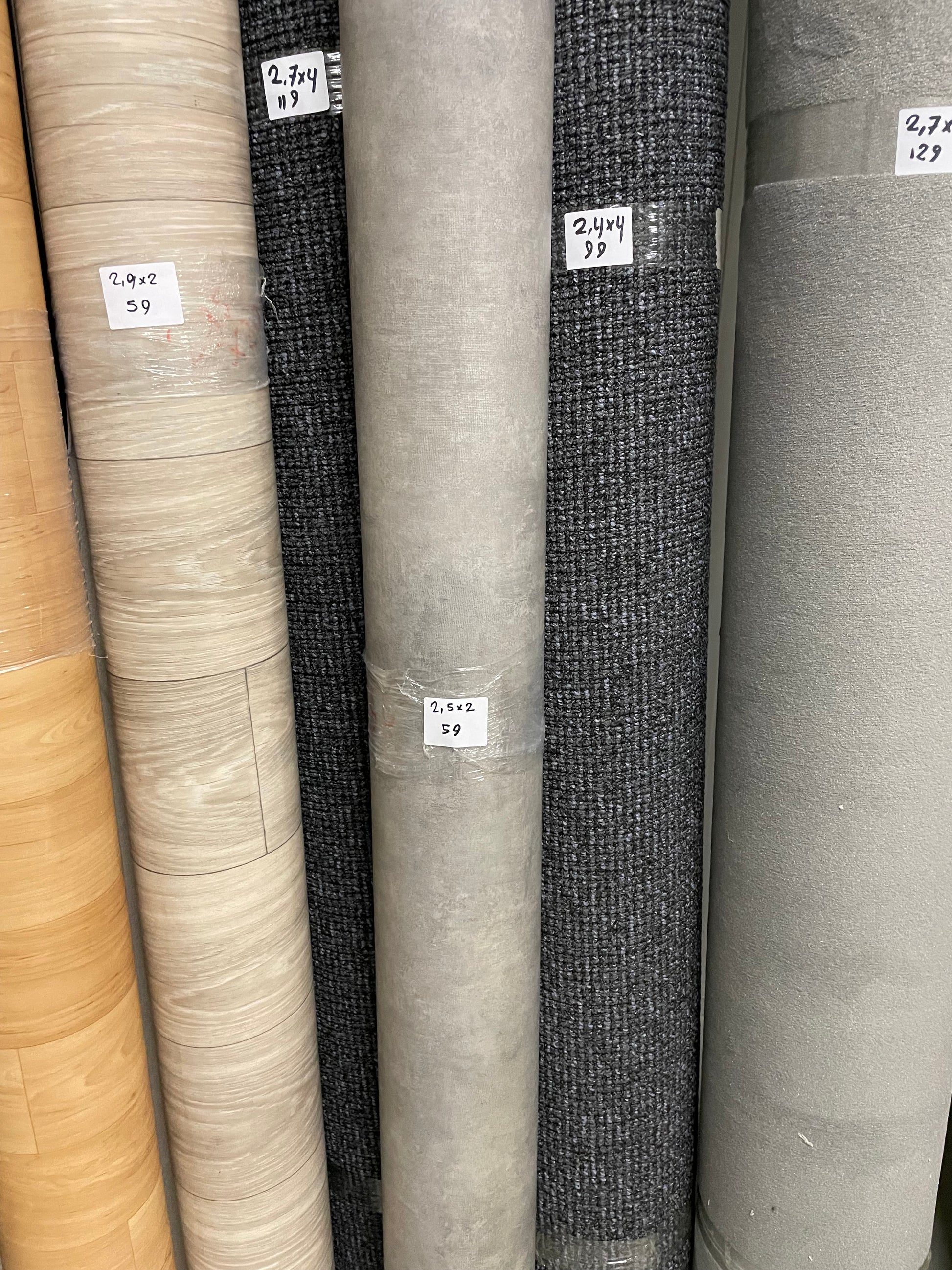 Warm Grijs Betonlook Vinyl Restpartij | 2,00x2,50mtr - Vinylrestpartij.nl 