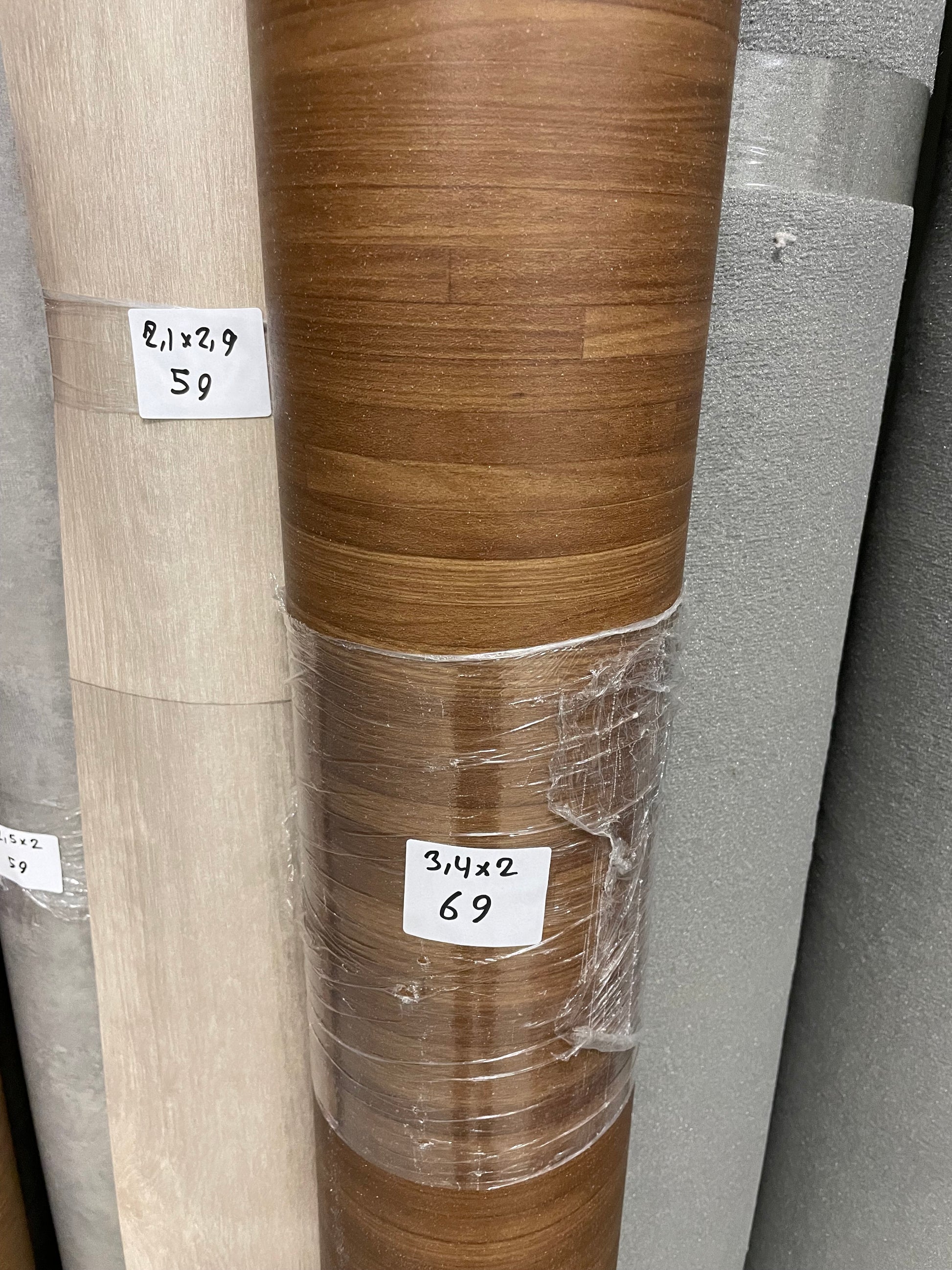 Warm Merbau Vinyl Restpartij | 2,00x3,40mtr - Vinylrestpartij.nl 