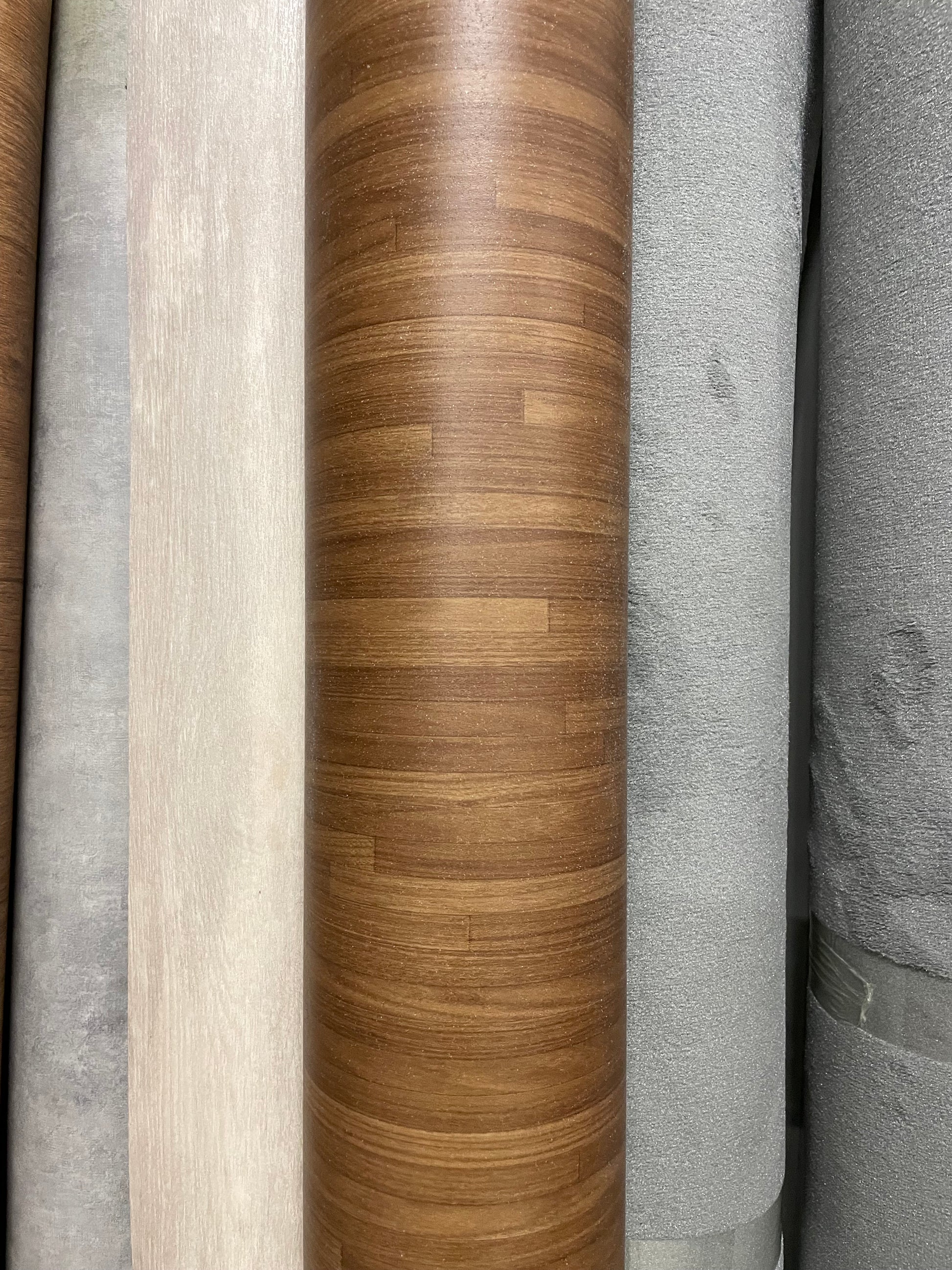 Warm Merbau Vinyl Restpartij | 2,00x3,40mtr - Vinylrestpartij.nl 