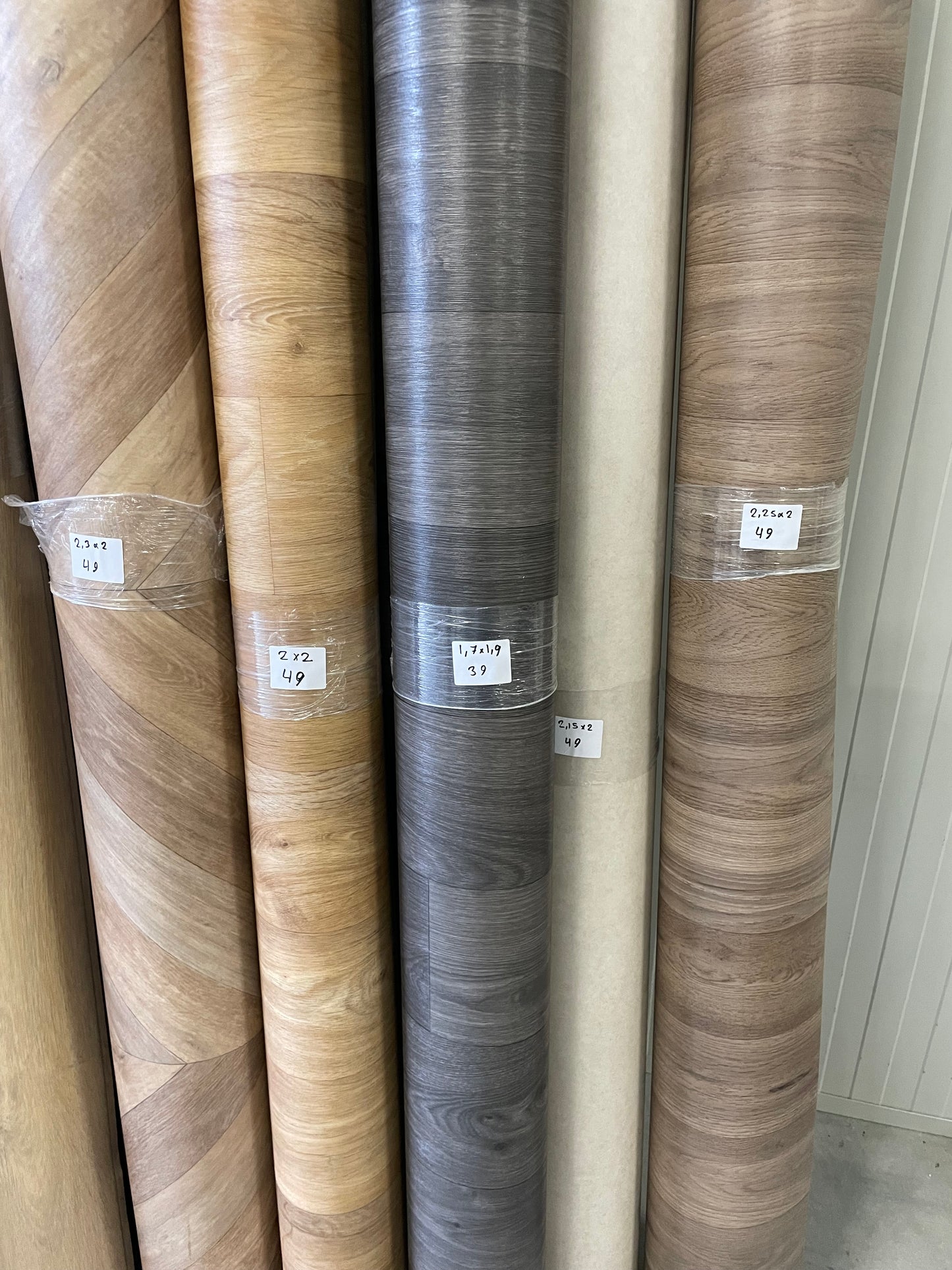 Zwart Eiken Vinyl Restpartij | 1,70x1,90mtr - Vinylrestpartij.nl 