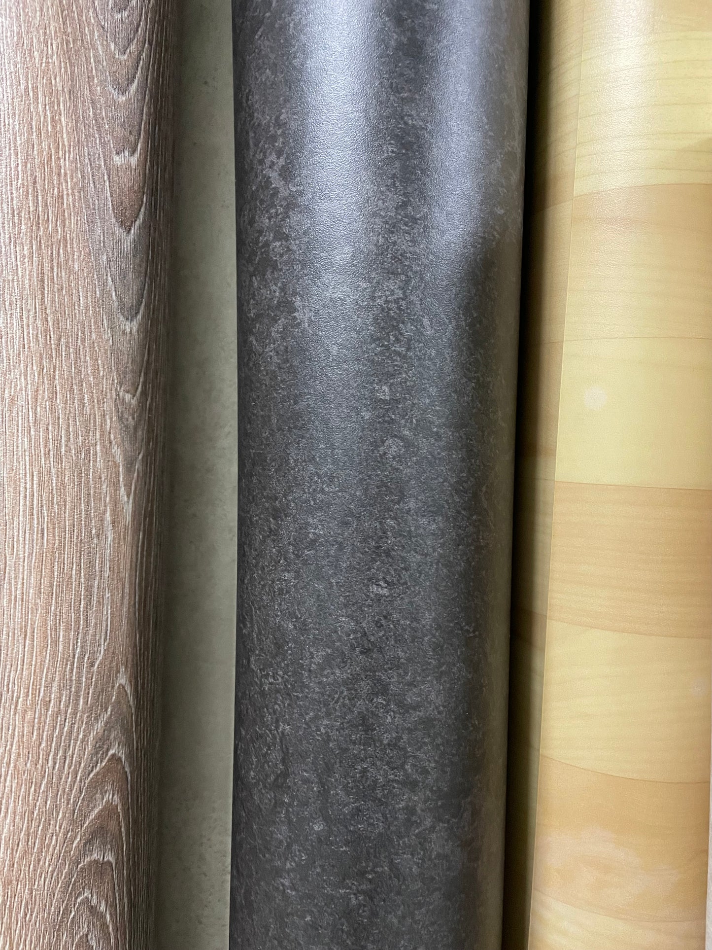 Zwart Gemarmerd Betonlook Vinyl Restpartij | 2,00x2,50mtr - Vinylrestpartij.nl 