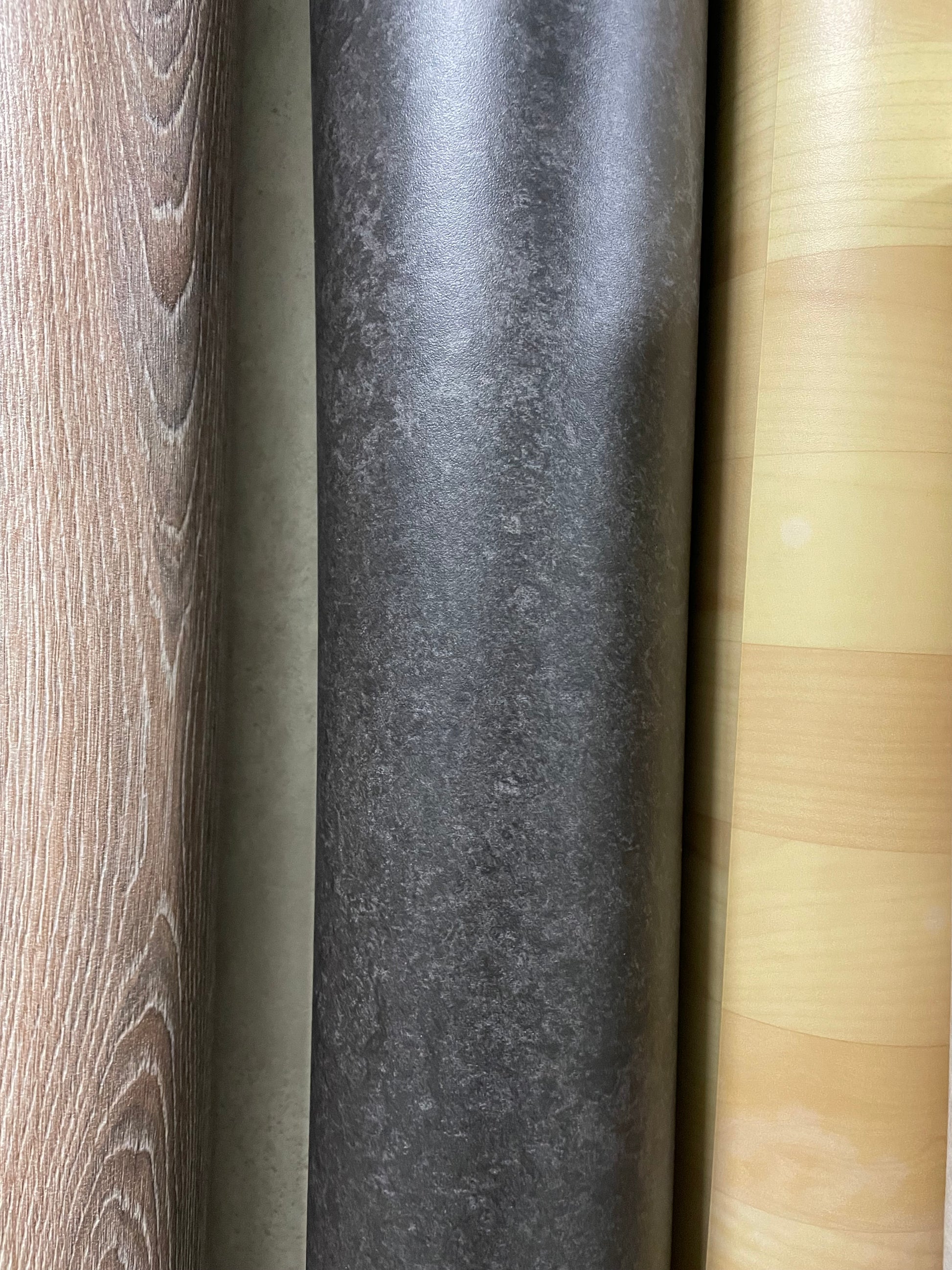 Zwart Gemarmerd Betonlook Vinyl Restpartij | 2,00x2,50mtr - Vinylrestpartij.nl 
