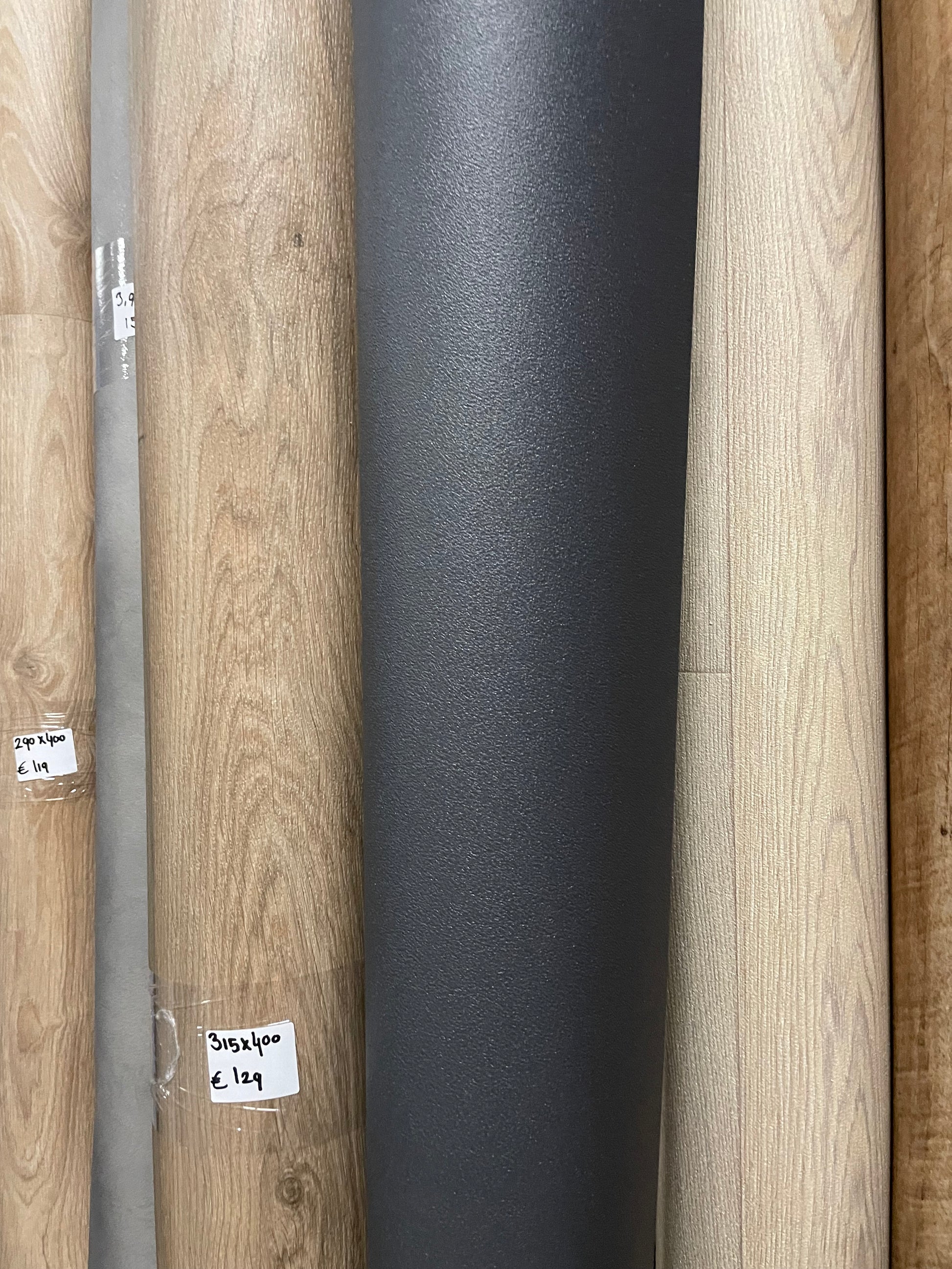 Zwart Vinyl Restpartij | 2,20x3,90mtr - Vinylrestpartij.nl 