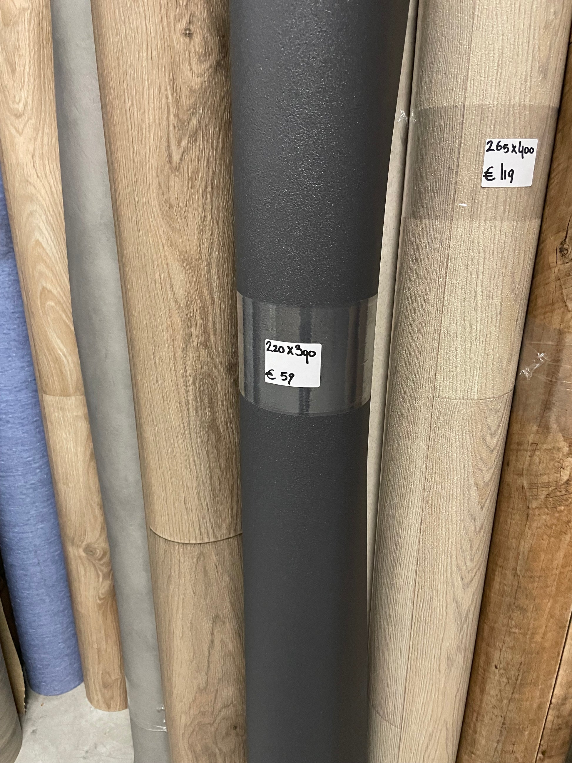 Zwart Vinyl Restpartij | 2,20x3,90mtr - Vinylrestpartij.nl 