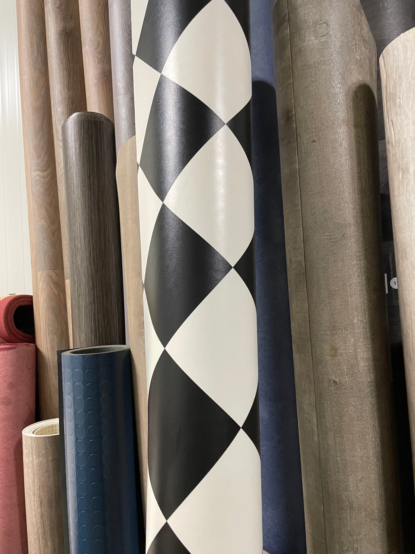 Zwart/Wit Geblokt Diagonaal Vinyl Restpartij | 3,10x3,30mtr - Vinylrestpartij.nl 