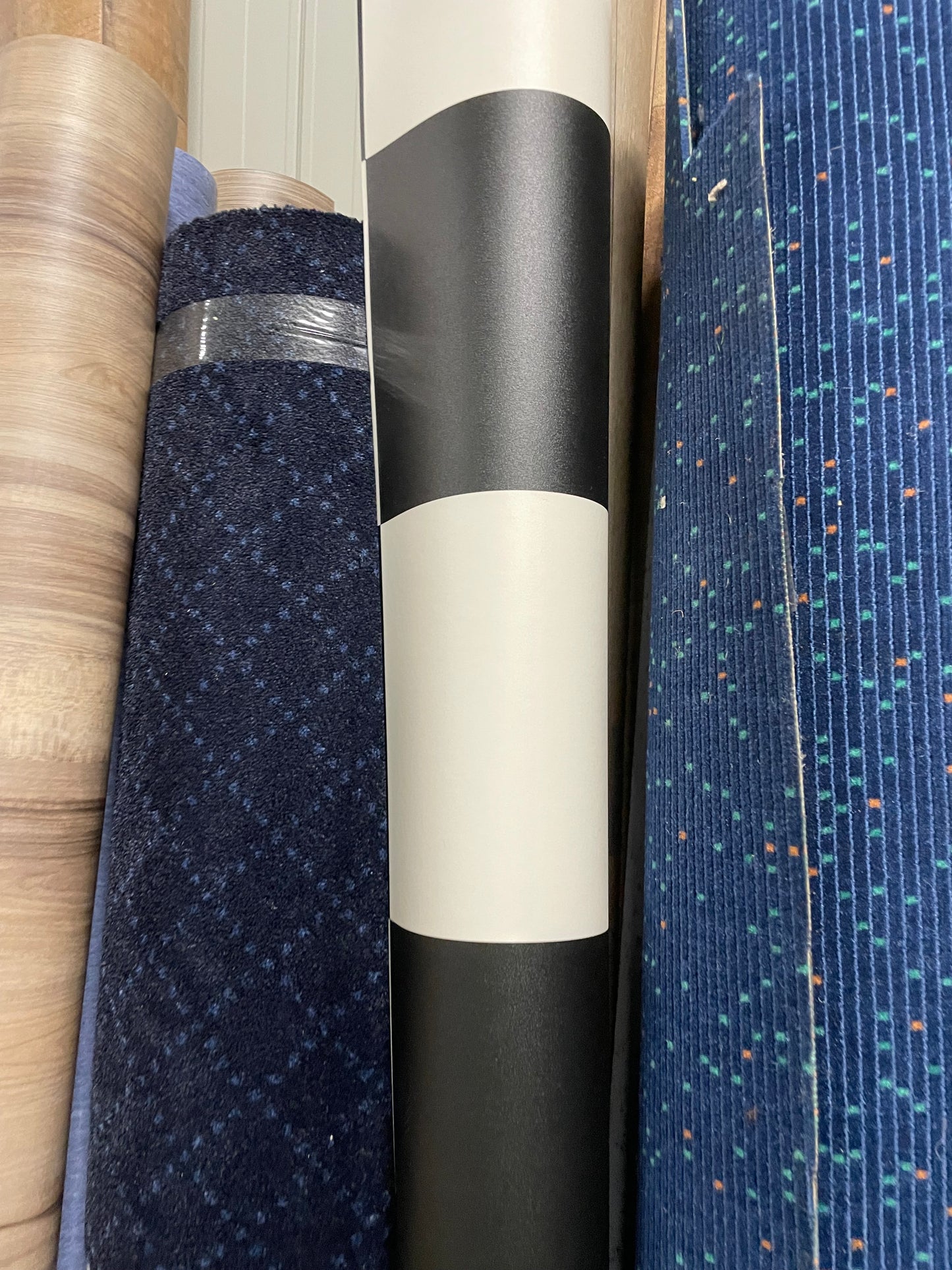 Zwart / Wit Geblokt Vinyl Restpartij | 2,20x4,00mtr - Vinylrestpartij.nl 